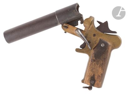 Pistolet lance-fusée français modèle 1918....