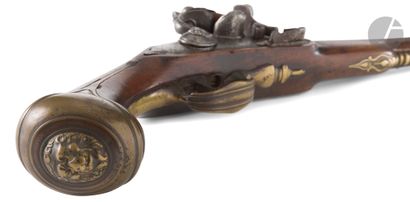 Officer's flintlock pistol. 
Round barrel...