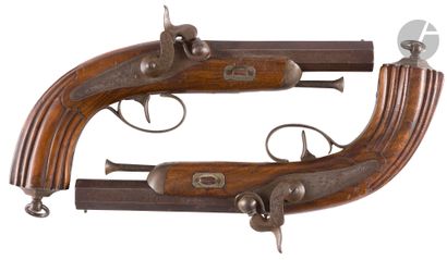 Paire de pistolets d’officier à percussion....