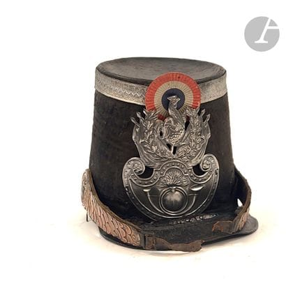 FRANCE 
Shako d’officier chasseur de la Garde...
