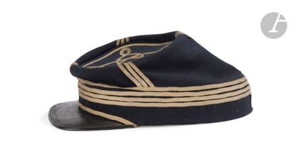 Képi de collège ou d’officier. 
Bandeau et...