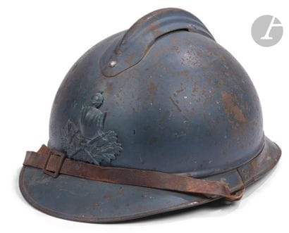 Casque Adrian modèle 1915 du Génie. 
Bombe...