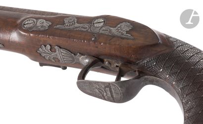 Pistolet à silex d’officier. 
Canon à pans...