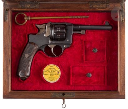 Revolver modèle 1892 civil, six coups, calibre...