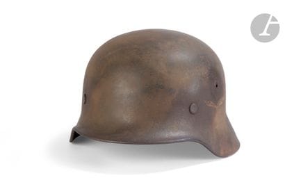 Casque modèle 1940 de l’armée de l’air allemande....
