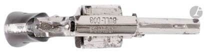 Revolver British Bulldog, six coups calibre...