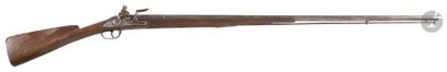 Long fusil de chasse à silex. 
Canon rond...