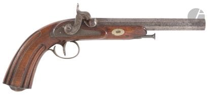 Pistolet d’officier à percussion. 
Canon...