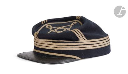 Képi de collège ou d’officier. 
Bandeau et...