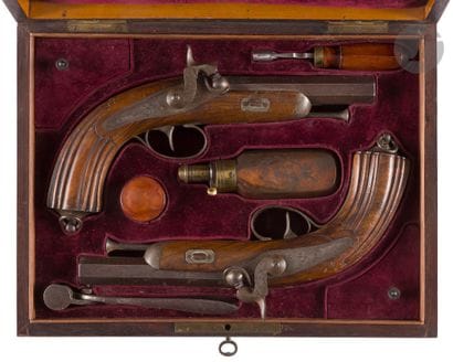 Paire de pistolets d’officier à percussion....