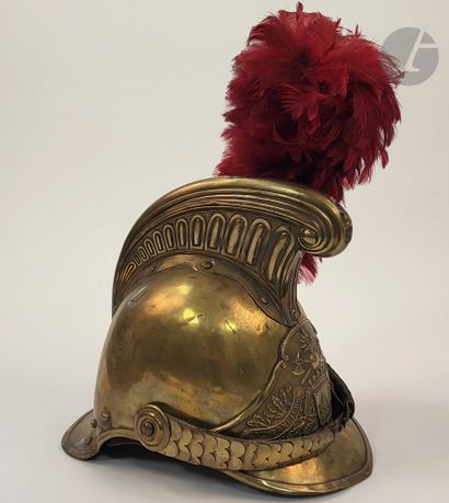Casque de sapeur-pompier de Trun. 
Bombe...