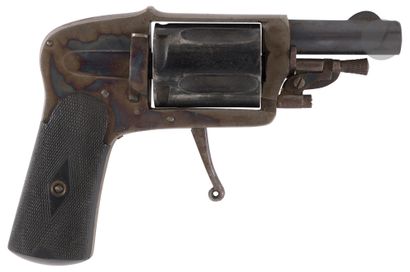Revolver Hammerless, cinq coups calibre 8...