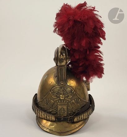 Casque de sapeur-pompier de Trun. 
Bombe...