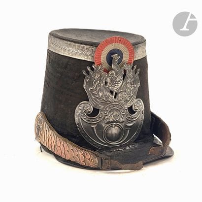FRANCE 
Shako d’officier chasseur de la Garde...