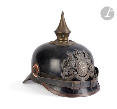 Casque à pointe type 1915 bavarois. 
Bombe...