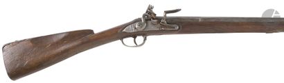 Long fusil de chasse à silex. 
Canon rond...
