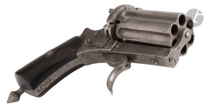 Revolver poivrière à broche, six coups, calibre...