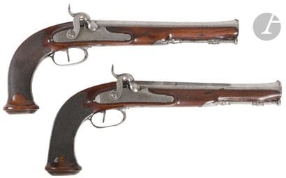Belle paire de pistolets d’officier à silex...