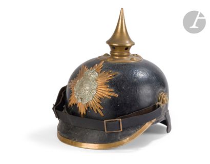 Casque à pointe saxon modèle 1895. 
Bombe...