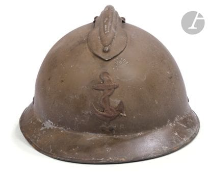 Casque Adrian modèle 1926 des troupes coloniales...