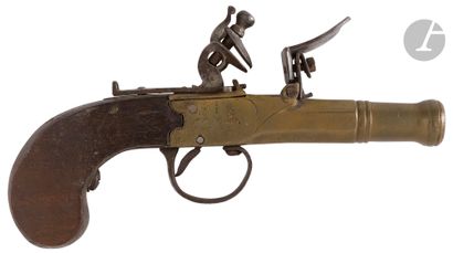 Pistolet à coffre à silex, de marine. 
Canon...