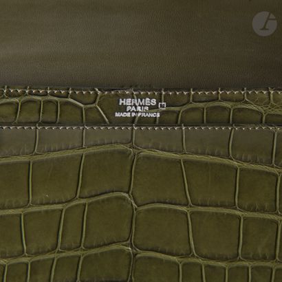 HERMÈS PARIS
Année 2009
Petit sac baguette...