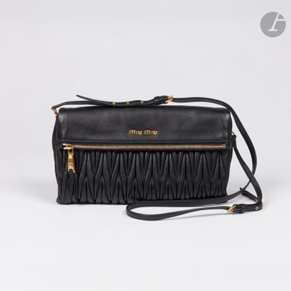 MIU MIU
Sac ou pochette en cuir nappa noir...