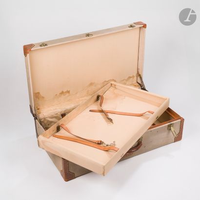 HERMÈS PARIS
Valise en toile gris beige,...