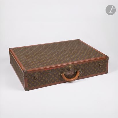 LOUIS VUITTON
Vers 1990
Valise BISTEN 80...