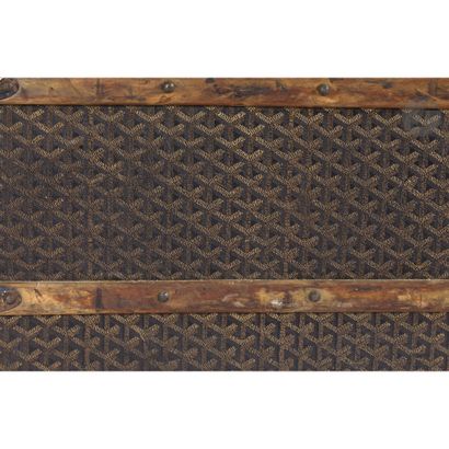 GOYARD
Malle de voyage rectangulaire en toile...