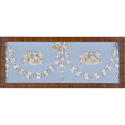 Neuf panneaux rectangulaires à décor de guirlandes...