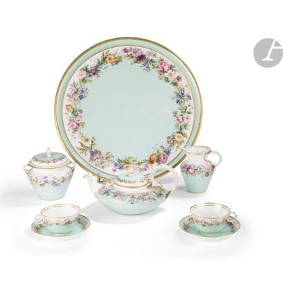Service à thé formes Peyre en porcelaine...