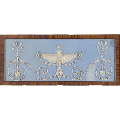 Neuf panneaux rectangulaires à décor de guirlandes...
