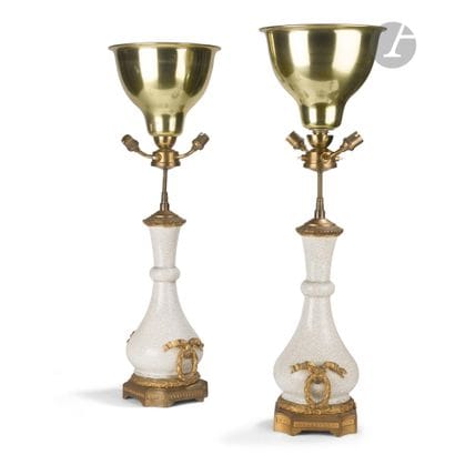 Paire de pieds de lampe en porcelaine céladon...