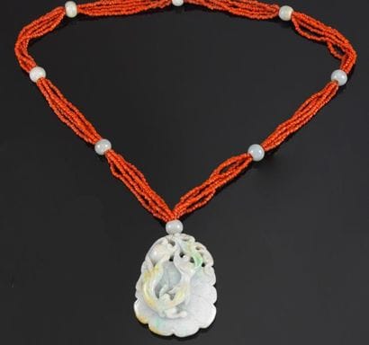 Collier de cinq rangs de perles de verre...