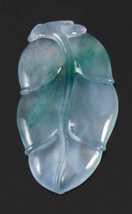 Pendentif en forme de feuille en jade jadéite...