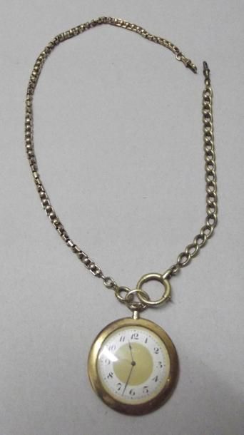 Montre savonnette en or jaune, retenue par...