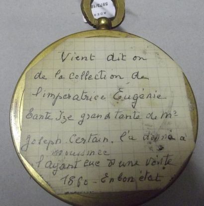 Petite pendulette murale en bronze doré avec...