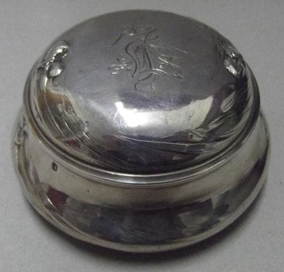 Boîte de toilette en argent de forme ronde...