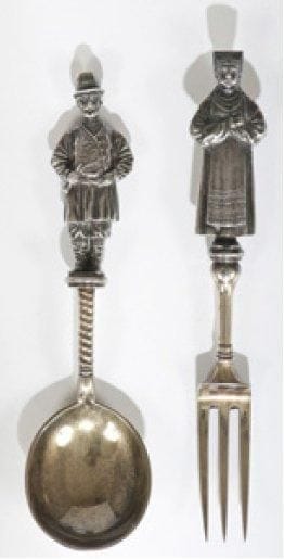 Couvert en argent et vermeil fondu ciselé...