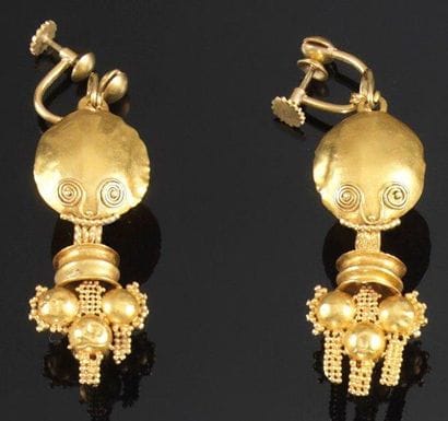 Paire de pendants d'oreilles en or jaune...