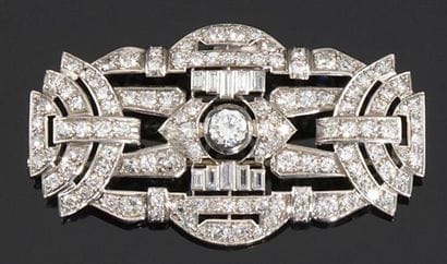 Broche plaque des années 30 en platine et...