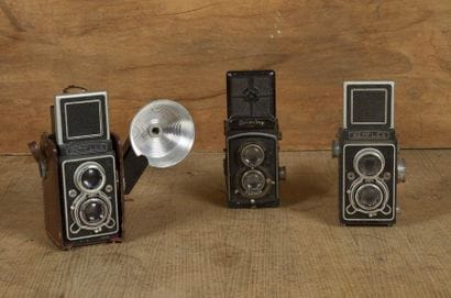 Ensemble de 3 appareils photographiques:...