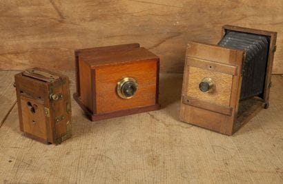 Ensemble de trois chambres photographiques...