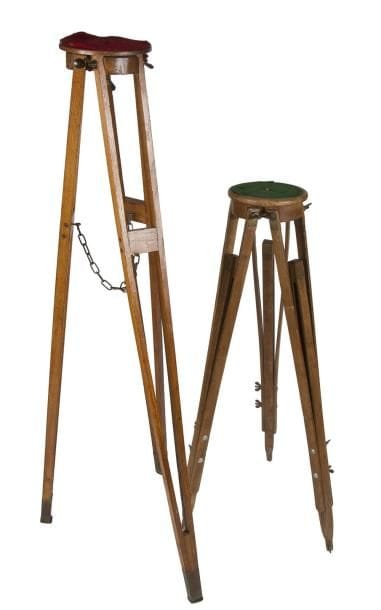 Ensemble de deux pieds tripodes en bois pour...