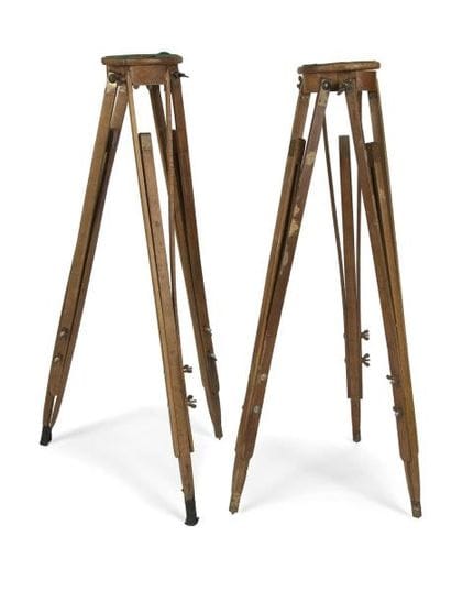 Ensemble de 2 pieds tripodes télescopiques...