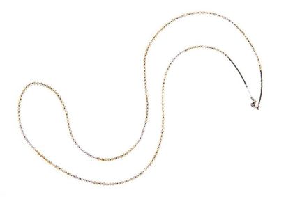 Collier de diamants facettés de couleur jaune...