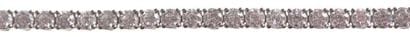Bracelet en or gris entièrement serti de...