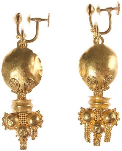 Paire de pendants d'oreilles en or jaune,...
