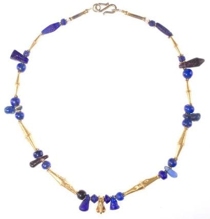 Collier d'inspiration antique en perles de...